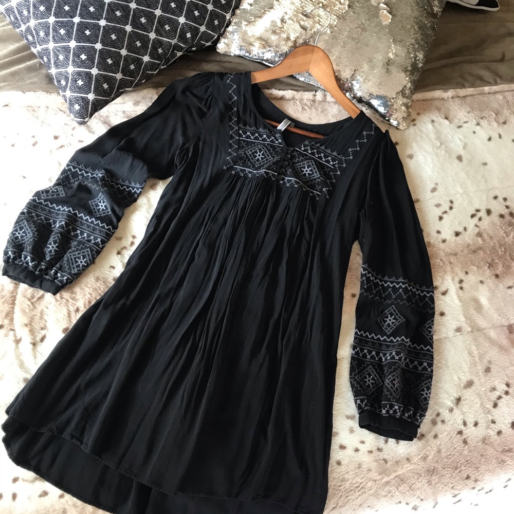 Beautiful boho black dress Monoreno